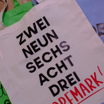 Henkeltasche mit Schriftzug - WUNSCHTEXT